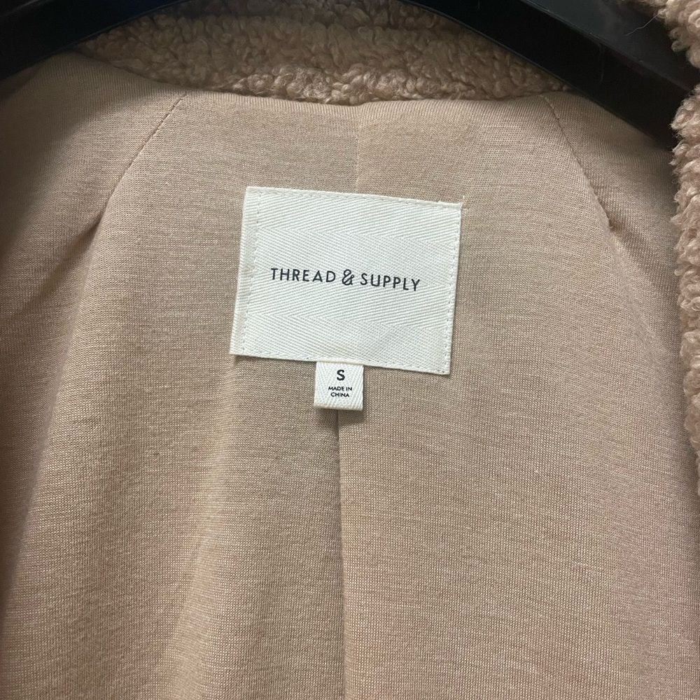 DREAMY HIGH PILE FLEECE COAT IN CAMEL BY THREAD & SUPPLY - Picture 5 of 7